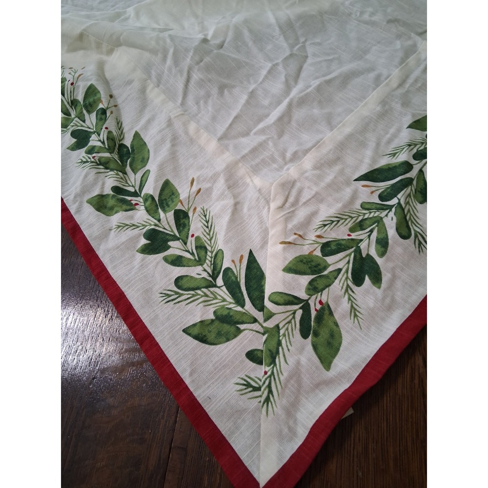 Threshold Tablecloth White Green Red Botanical Leaf Cotton Christmas 2018 83x58